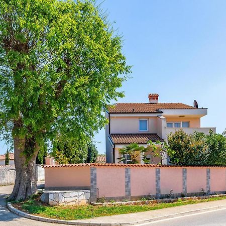 Stunning Apartment In Fazana With House Sea View エクステリア 写真