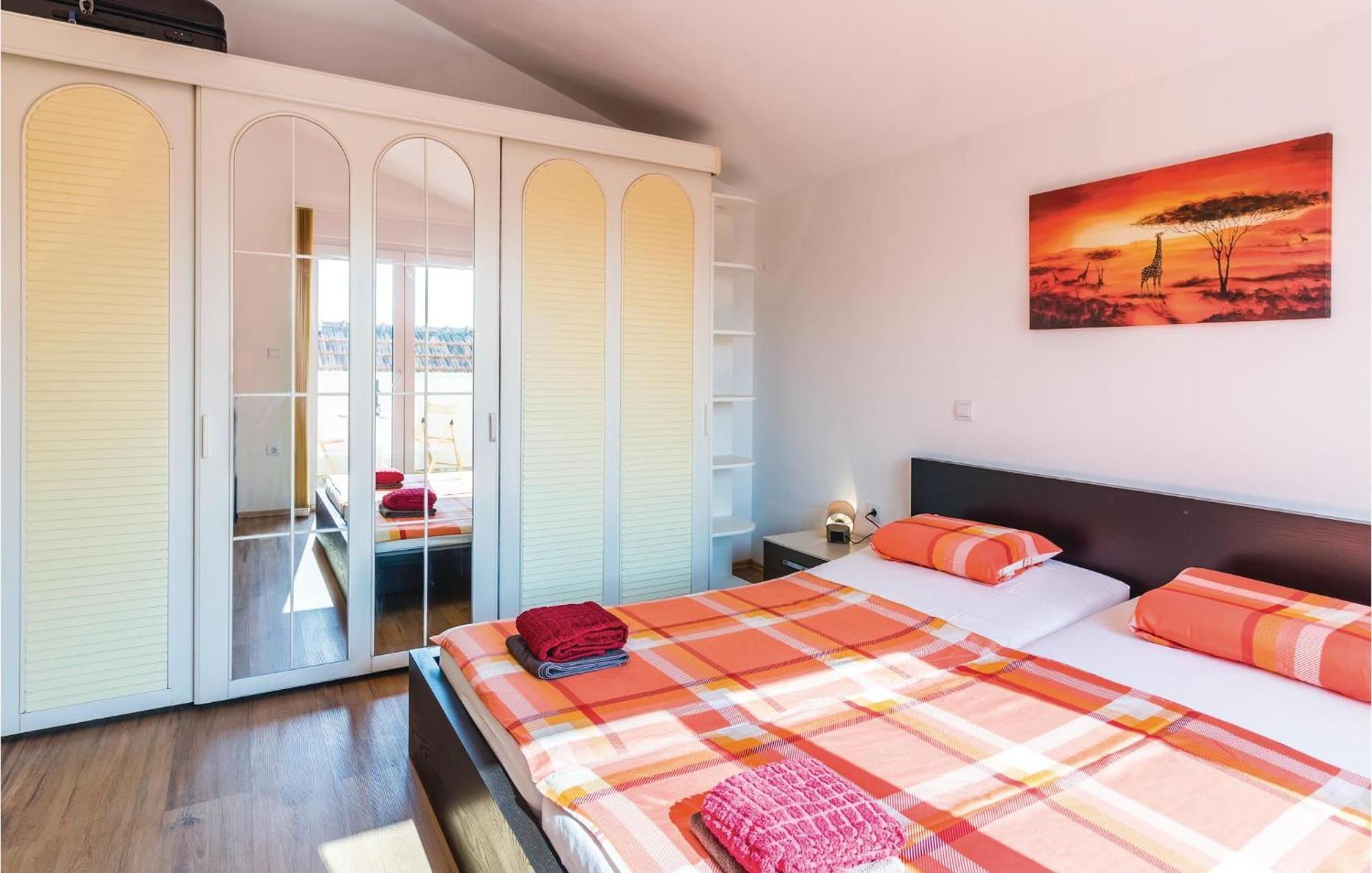 Stunning Apartment In Fazana With House Sea View エクステリア 写真