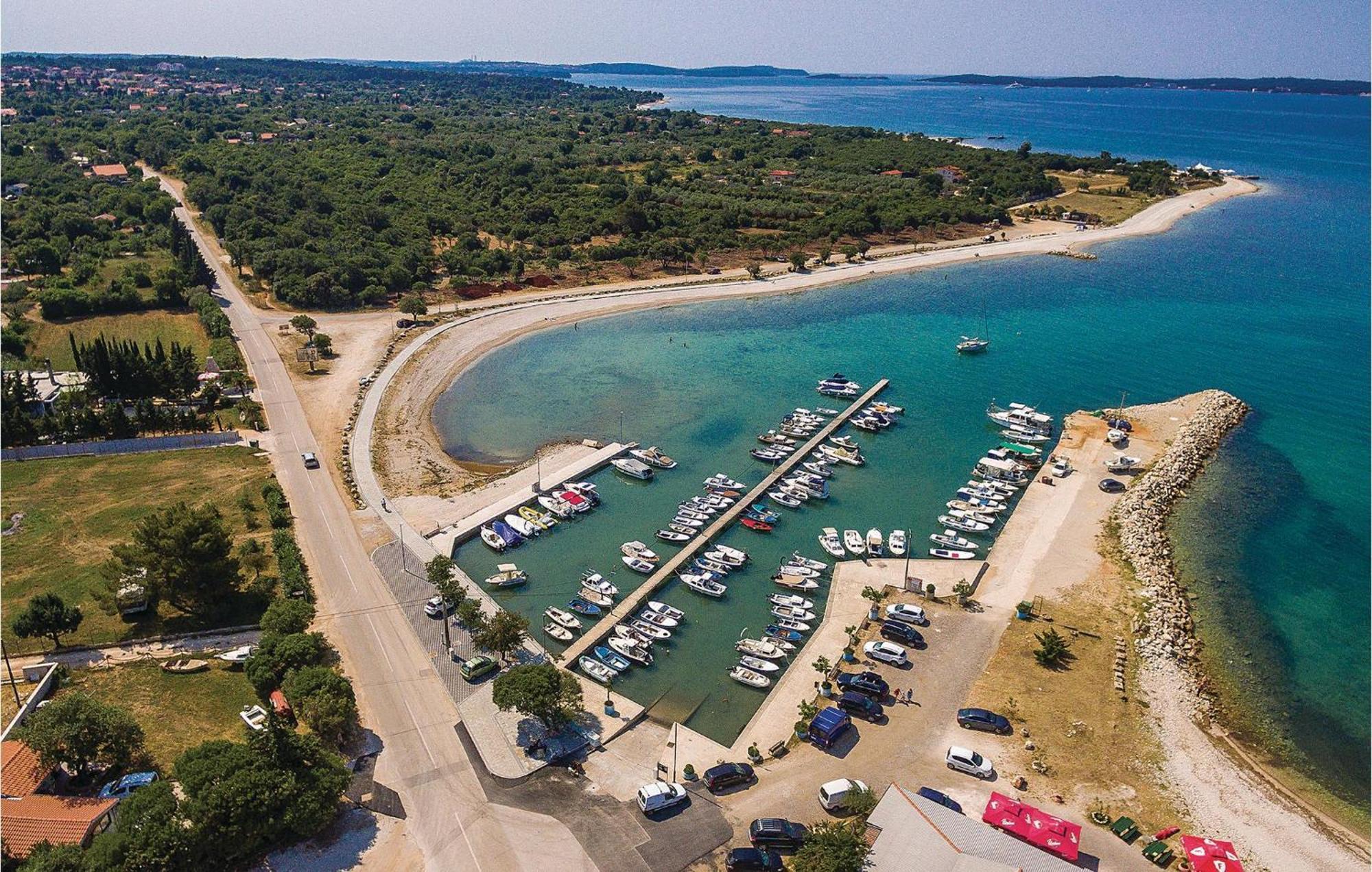 Stunning Apartment In Fazana With House Sea View エクステリア 写真